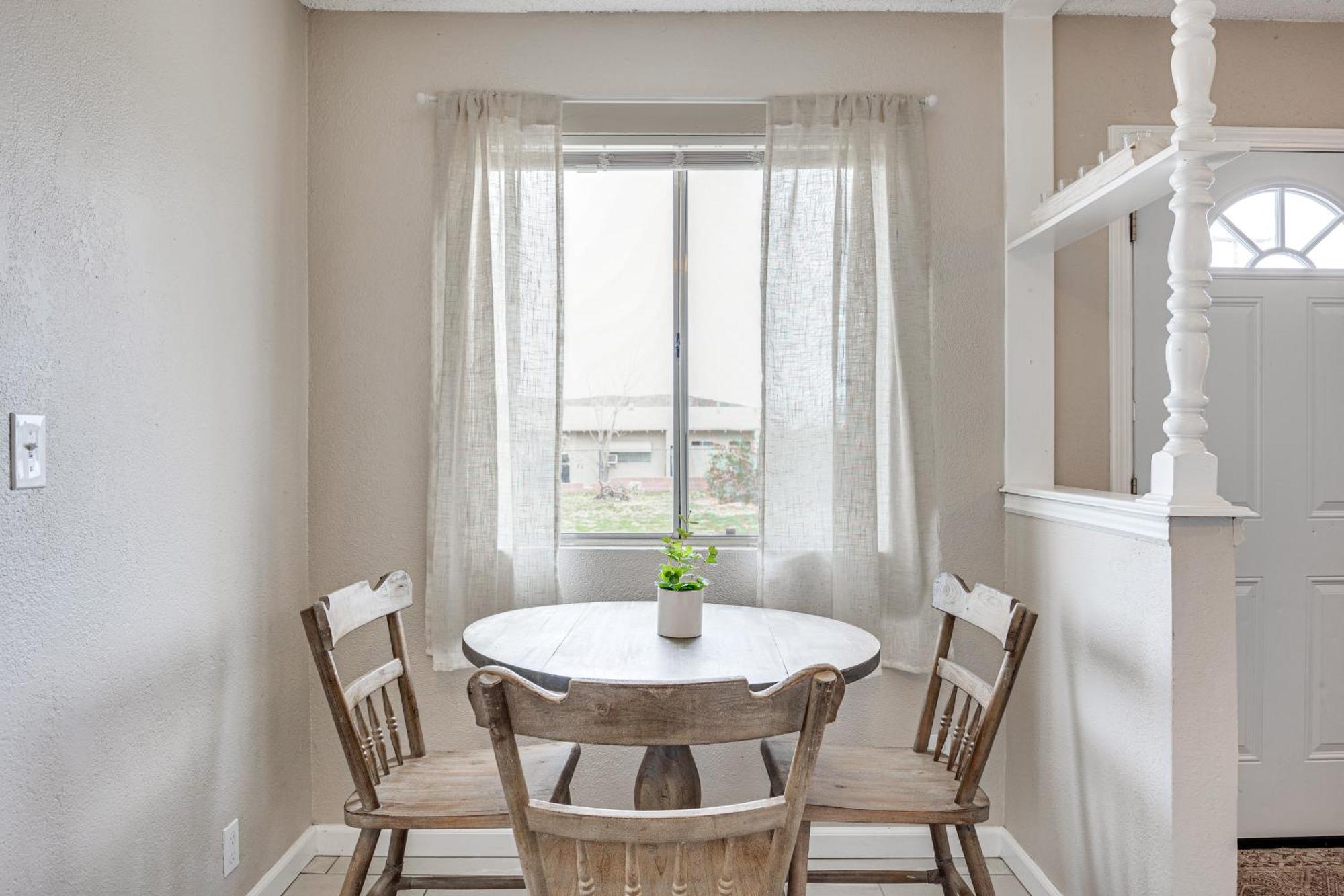 Convenient Joshua Tree Apartment - Walk To Town! Екстериор снимка