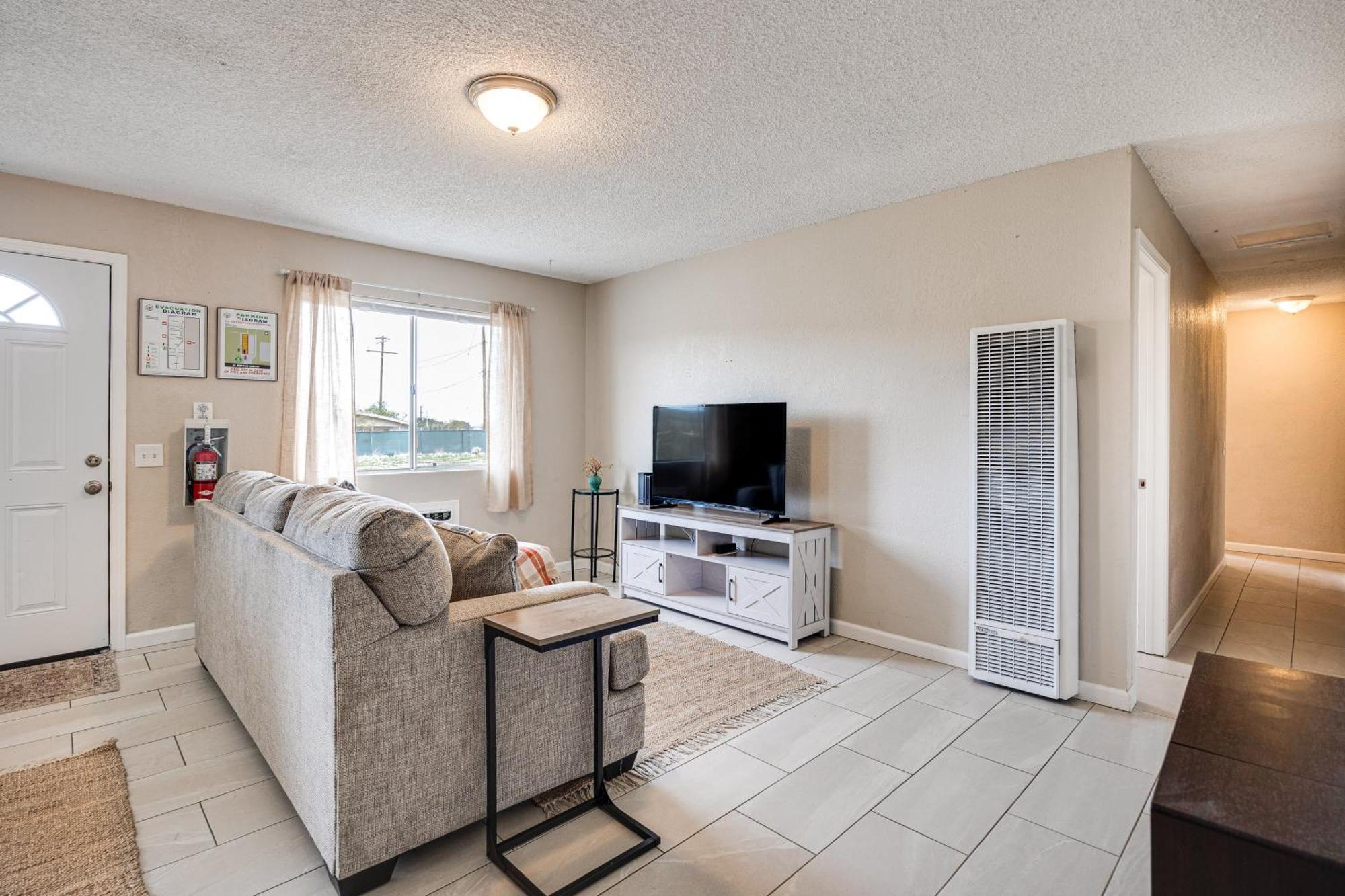 Convenient Joshua Tree Apartment - Walk To Town! Екстериор снимка