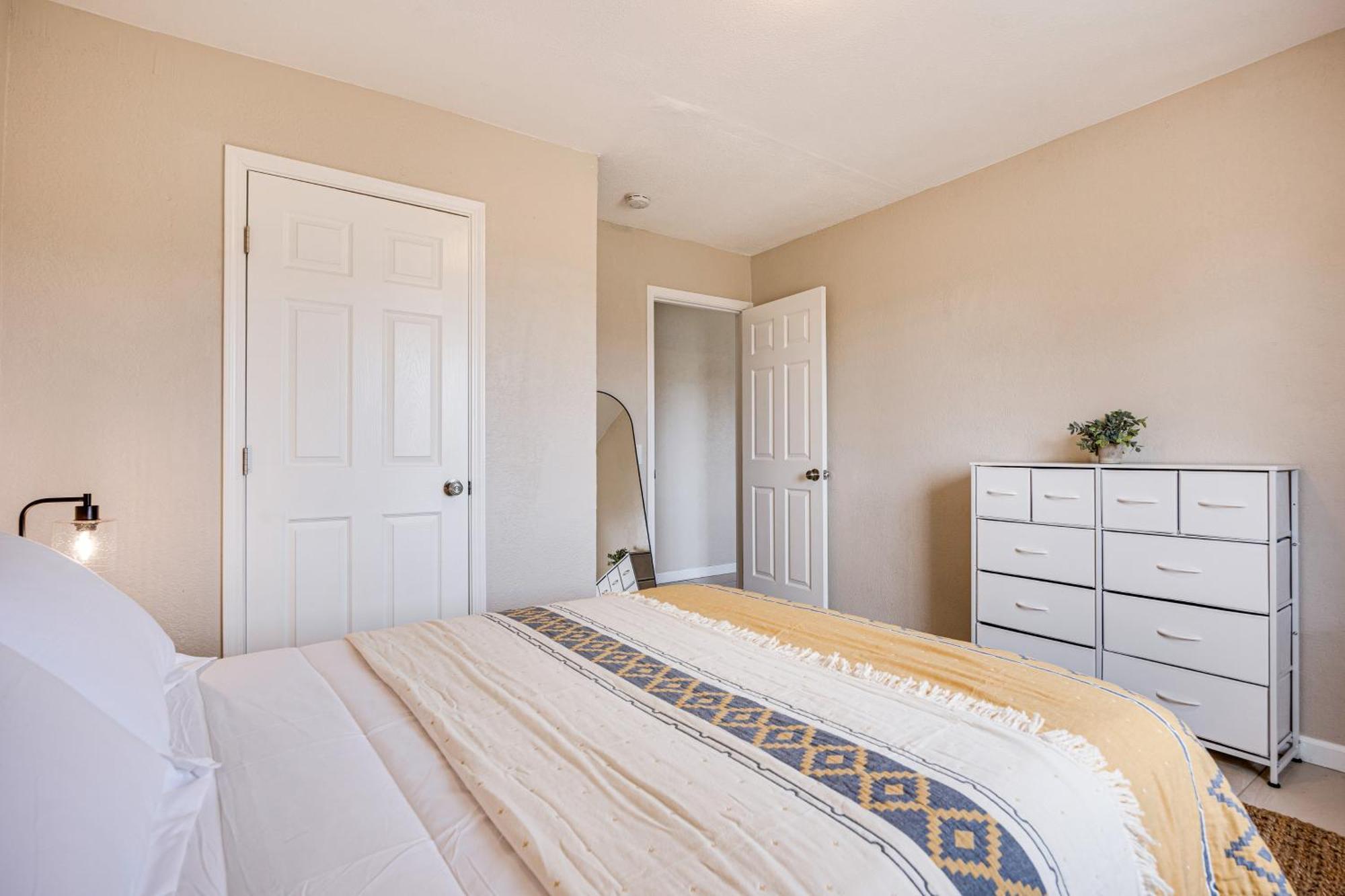 Convenient Joshua Tree Apartment - Walk To Town! Екстериор снимка