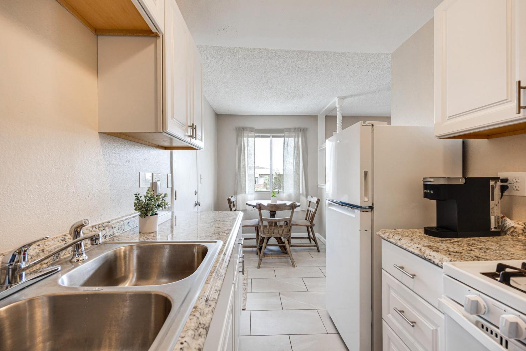 Convenient Joshua Tree Apartment - Walk To Town! Екстериор снимка